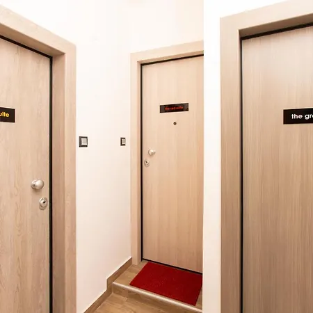 Apartment Downtown Luxury Boutique : The Yellow Thessaloniki
